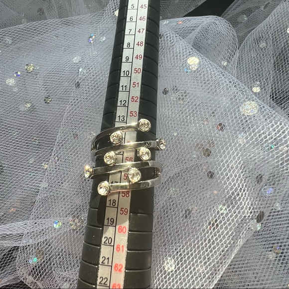 Crystal Cluster Rhinestone Ring - Picture 3 of 3